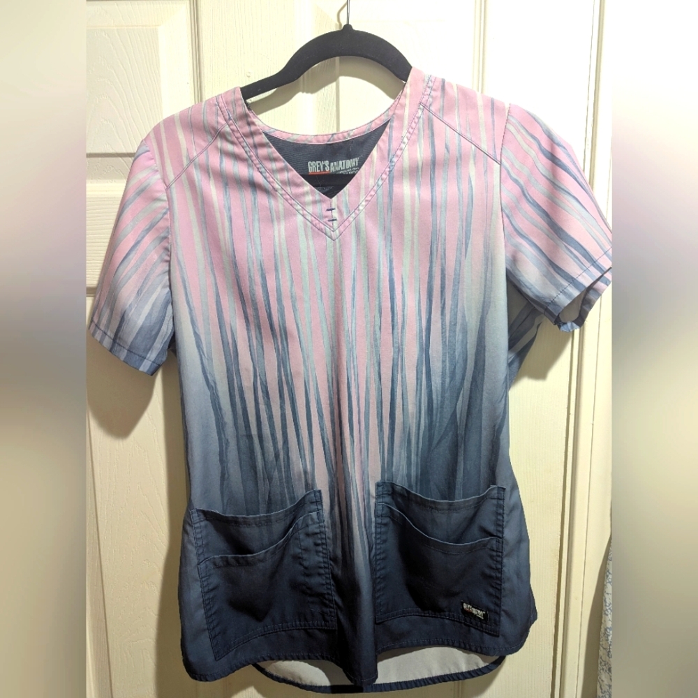 ⚕️Grey's Anatomy Pink and Gray Gradient Scrub Top